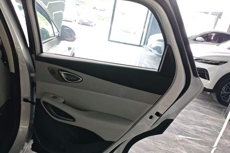Used BYD Sealion 05 EV 2025 520 km Smart Cruise Version Right Rear Door Interior