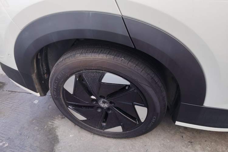 Used BYD Sealion 05 EV 2025 520 km Flagship SmartDrive Version Right Rear Wheel Hub