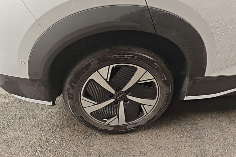 Used BYD Sealion 05 EV 2025 520 km Smart Cruise Version Right Rear Wheel Hub