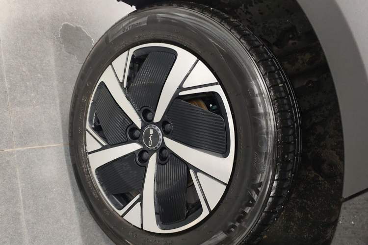 Used BYD Sealion 05 EV 2025 520 km Smart Cruise Version Right Rear Wheel Hub