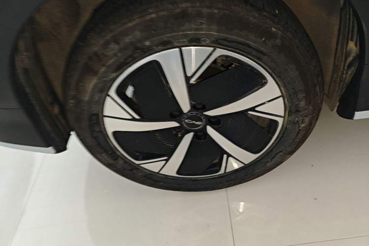 Used BYD Sealion 05 EV 2025 520 km Smart Cruise Version Right Rear Wheel Hub