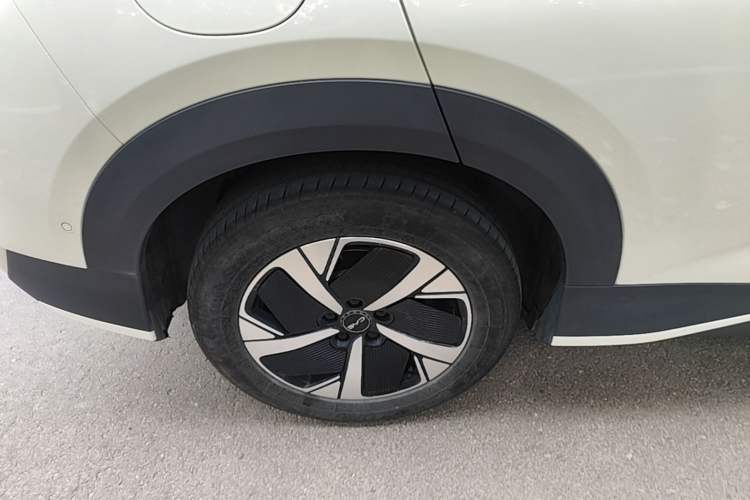 Used BYD Sealion 05 EV 2025 520 km Smart Cruise Version Right Rear Wheel Hub