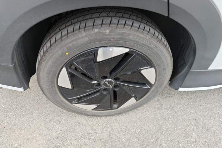 Used BYD Sealion 05 EV 2025 520 km Flagship SmartDrive Version Right Rear Wheel Hub
