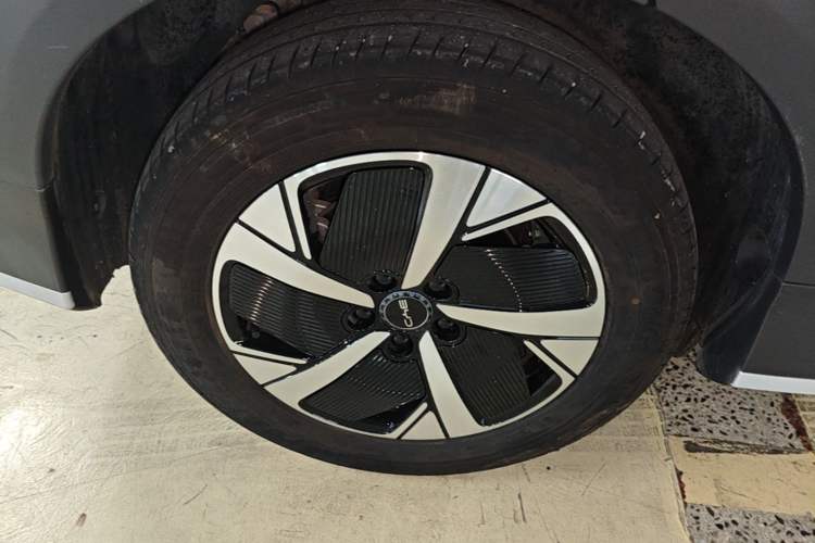 Used BYD Sealion 05 EV 2025 520 km Smart Cruise Version Right Rear Wheel Hub