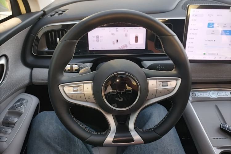 Used BYD Sealion 05 EV 2025 520 km Smart Cruise Version Steering Wheel
