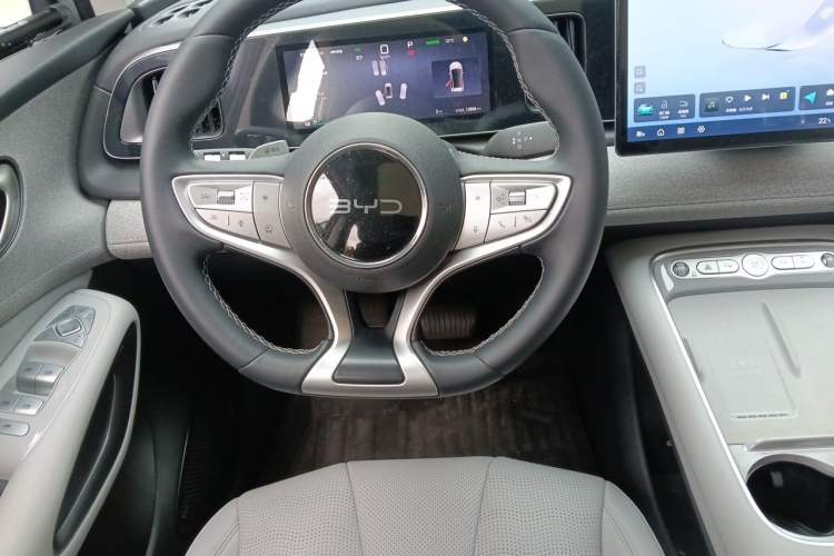 Used BYD Sealion 05 EV 2025 520 km Smart Cruise Version Steering Wheel