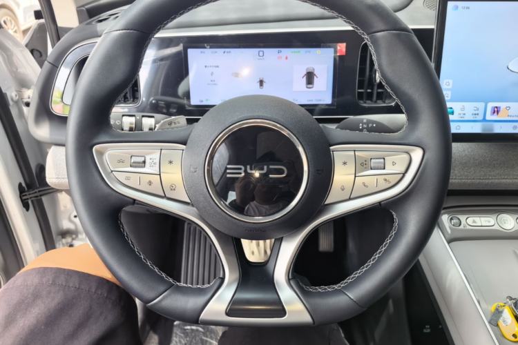 Used BYD Sealion 05 EV 2025 520 km Smart Cruise Version Steering Wheel