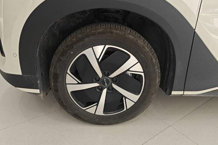 Used BYD Sealion 05 EV 2025 520 km Smart Cruise Version Left Front Wheel Hub