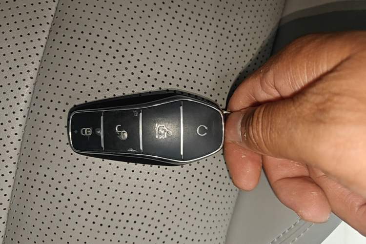 Used BYD Sealion 05 EV 2025 520 km Smart Cruise Version Vehicle Key
