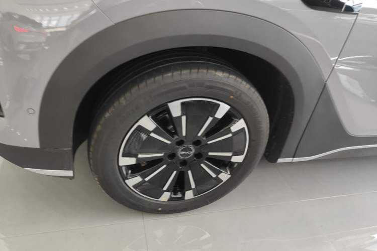 Used BYD Sealion 05 EV 2026 Model 540 Smart Navigation Edition Left Front Wheel Hub