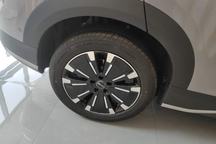 Used BYD Sealion 05 EV 2026 Model 540 Smart Navigation Edition Right Rear Wheel Hub