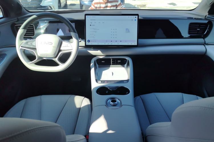 Used BYD Sealion 06 New Energy 2025 Model EV 605 Navigation Plus Edition Center Console