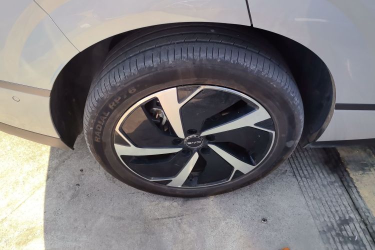 Used BYD Sealion 06 New Energy 2025 Model EV 605 Navigation Plus Edition Right Rear Wheel Hub