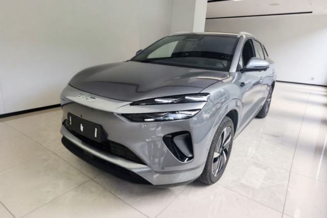 Ojetý BYD Sealion 06 New Energy 2025 Model DM-i 170 Navigation Plus Edition