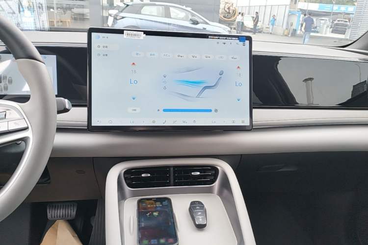 Used BYD Sealion 06 New Energy 2025 Model EV 605 Navigation Pro Edition Audio And AC Panel