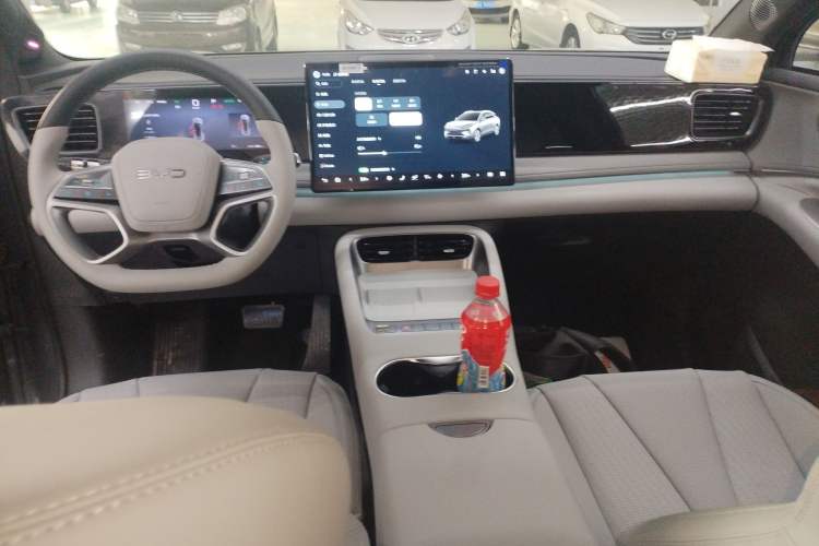 Used BYD Sealion 06 New Energy 2025 Model EV 605 Navigation Pro Edition Center Console