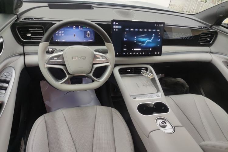 Used BYD Sealion 06 New Energy 2025 Model EV 605 Navigation Plus Edition Center Console