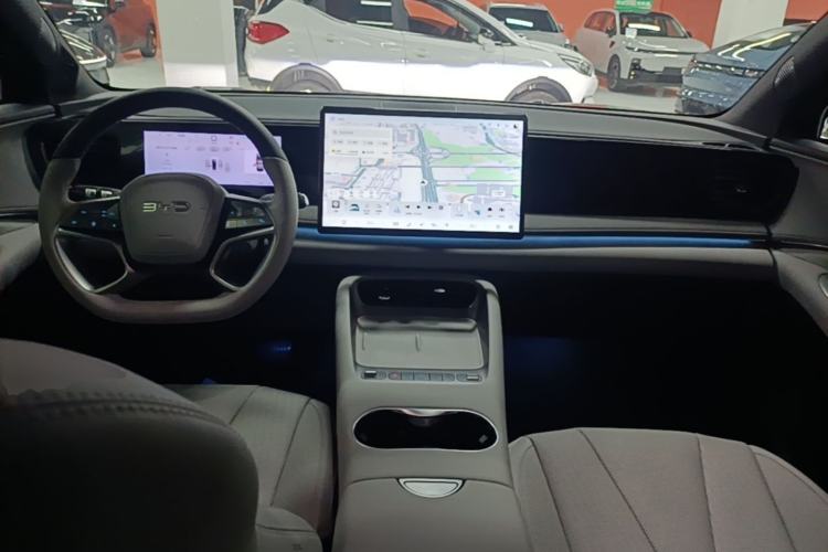 Used BYD Sealion 06 New Energy 2025 Model EV 605 Navigation Pro Edition Center Console