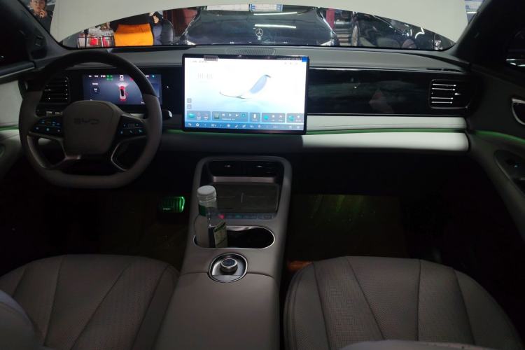 Used BYD Sealion 06 New Energy 2025 Model DM-i 170 Navigation Plus Edition Center Console