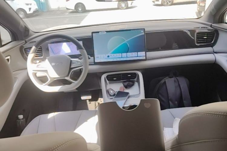 Used BYD Sealion 06 New Energy 2025 Model EV 605 Navigation Pro Edition Center Console