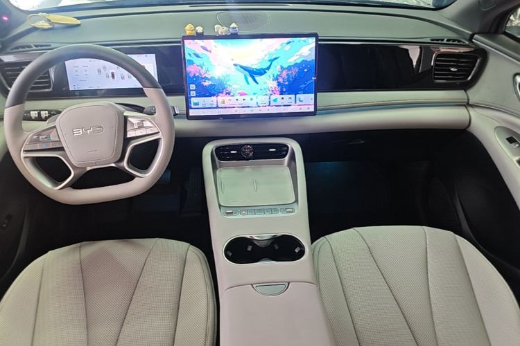 Used BYD Sealion 06 New Energy 2025 Model DM-i 170 Navigation Pro Edition Center Console