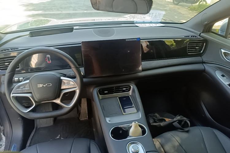 Used BYD Sealion 06 New Energy 2025 Model DM-i 170 Navigation Plus Edition Center Console