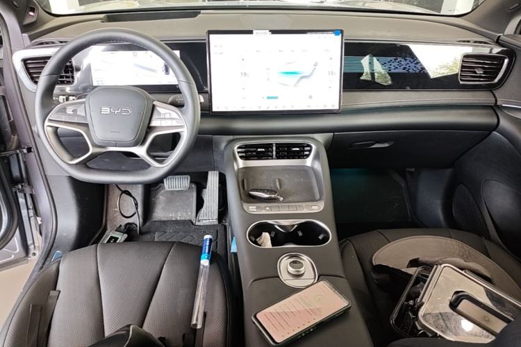 Used BYD Sealion 06 New Energy 2025 Model DM-i 170 Navigation Plus Edition Center Console