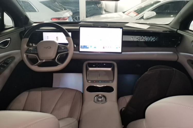 Used BYD Sealion 06 New Energy 2025 Model EV 605 Navigation Plus Edition Center Console