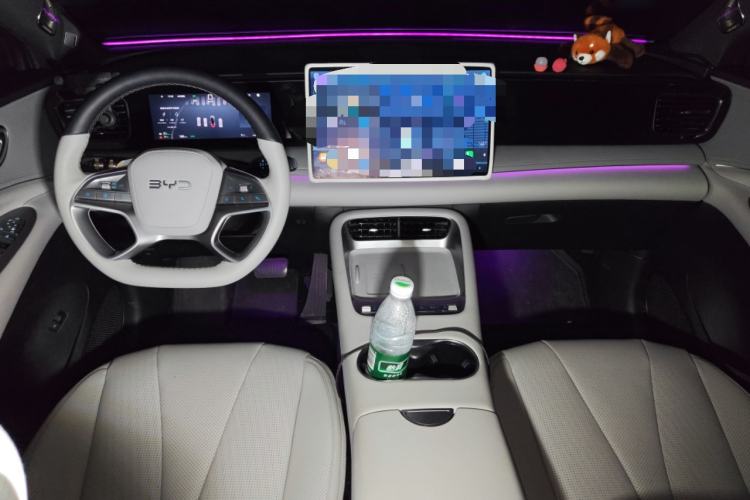 Used BYD Sealion 06 New Energy 2025 Model DM-i 170 Navigation Pro Edition Center Console