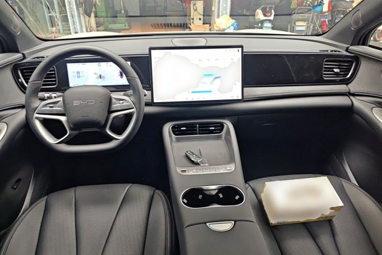 Used BYD Sealion 06 New Energy 2025 Model EV 520 Navigation Edition Center Console