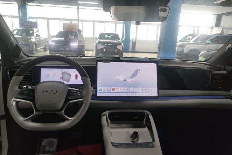 Used BYD Sealion 06 New Energy 2025 Model EV 605 Navigation Pro Edition Center Console