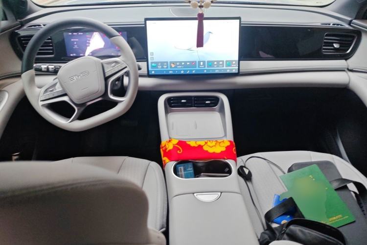Used BYD Sealion 06 New Energy 2025 Model EV 605 Navigation Pro Edition Center Console