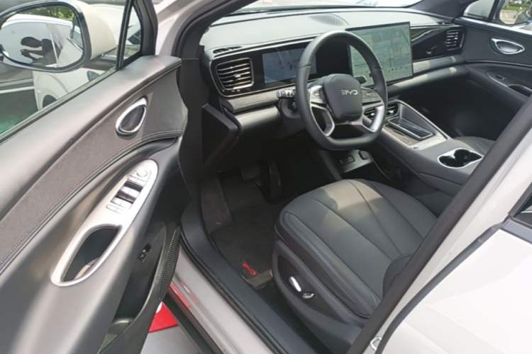 Used BYD Sealion 06 New Energy 2025 Model DM-i 170 Navigation Pro Edition Driver Seat