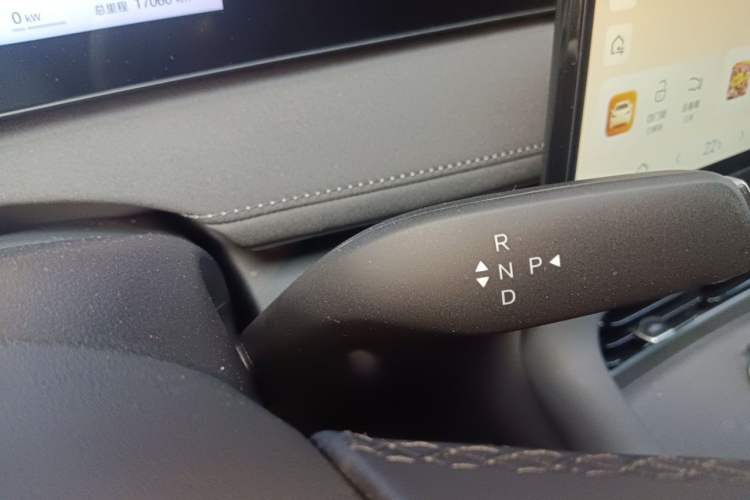 Used BYD Sealion 06 New Energy 2025 Model DM-i 170 Navigation Pro Edition Gear Lever