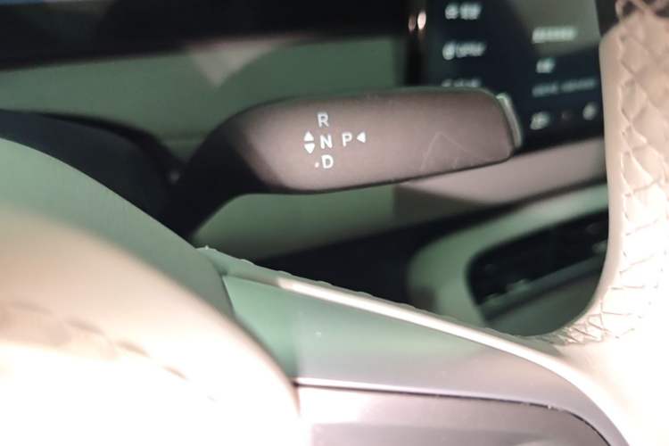 Used BYD Sealion 06 New Energy 2025 Model DM-i 170 Navigation Plus Edition Gear Lever
