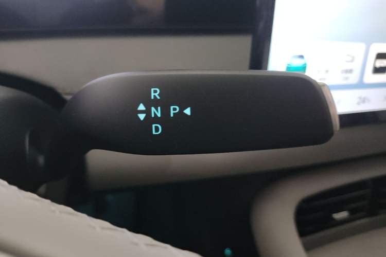Used BYD Sealion 06 New Energy 2025 Model DM-i 170 Navigation Pro Edition Gear Lever