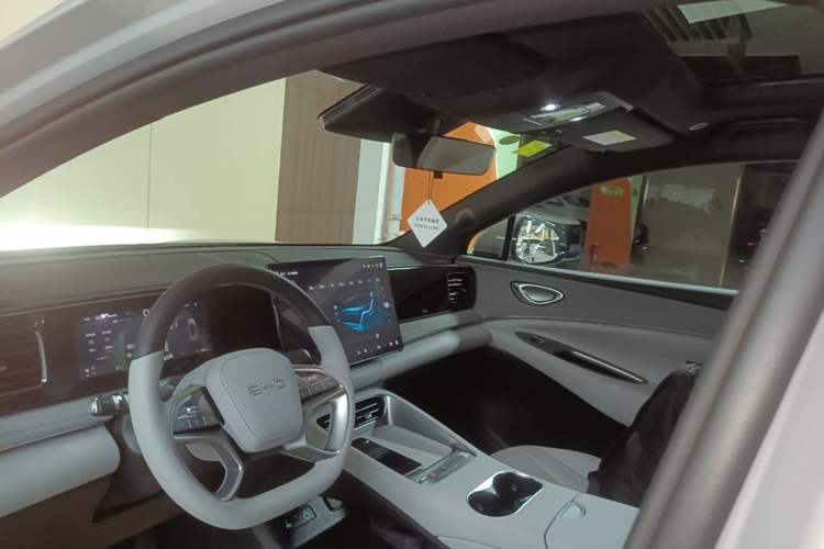 Used BYD Sealion 06 New Energy 2025 Model DM-i 170 Navigation Pro Edition Headliner