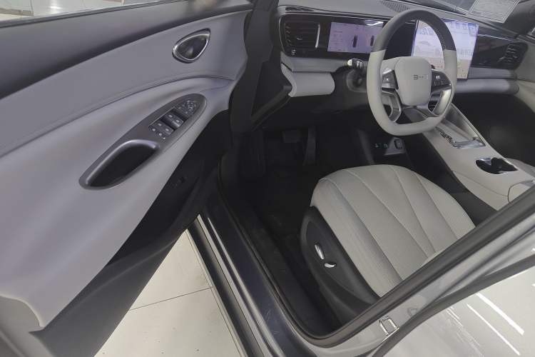 Used BYD Sealion 06 New Energy 2025 DM-i High-Trim Model Interior 3