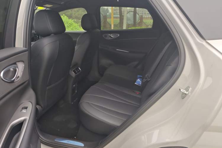 Used BYD Sealion 06 New Energy 2025 Model DM-i 170 Navigation Plus Edition Interior 3