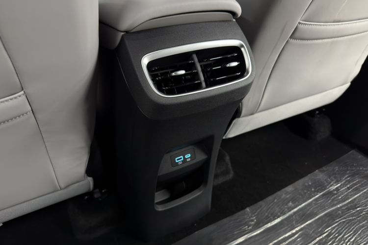 Used BYD Sealion 06 New Energy 2025 DM-i High-Trim Model Interior 4