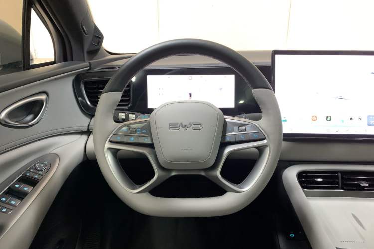 Used BYD Sealion 06 New Energy 2025 Model DM-i 170 Navigation Pro Edition Interior 7