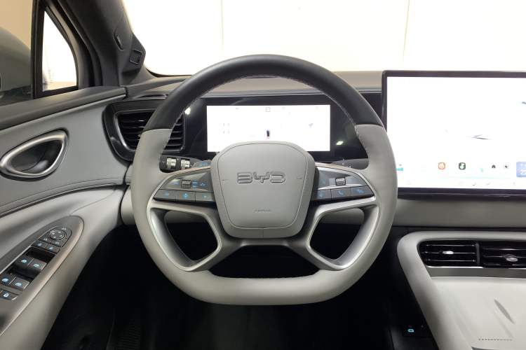 Used BYD Sealion 06 New Energy 2025 Model DM-i 170 Navigation Plus Edition Interior 7