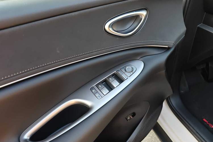 Used BYD Sealion 06 New Energy 2025 Model DM-i 170 Navigation Pro Edition Interior 9