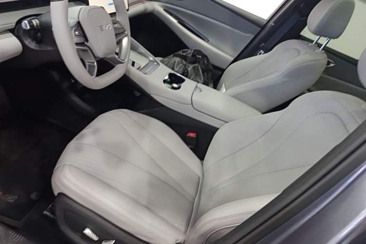 Used BYD Sealion 06 New Energy 2025 Model DM-i 170 Navigation Pro Edition Left Front Seat