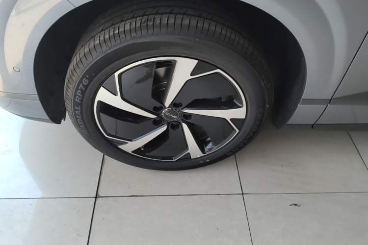 Used BYD Sealion 06 New Energy 2025 Model EV 605 Navigation Pro Edition Left Front Wheel Hub