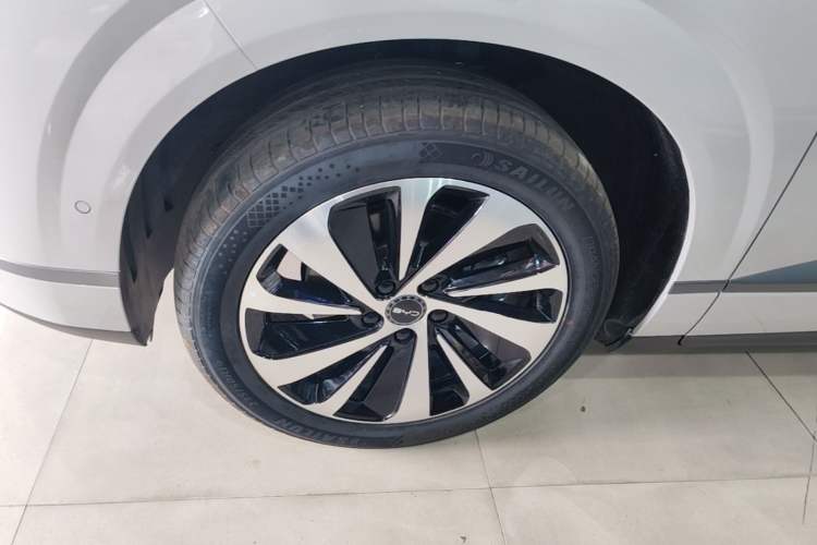 Used BYD Sealion 06 New Energy 2025 Model EV 520 Navigation Edition Left Front Wheel Hub