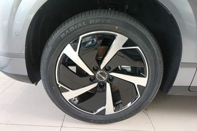 Used BYD Sealion 06 New Energy 2025 Model EV 605 Navigation Pro Edition Left Front Wheel Hub