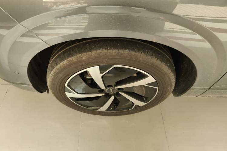 Used BYD Sealion 06 New Energy 2025 Model DM-i 170 Navigation Pro Edition Left Front Wheel Hub