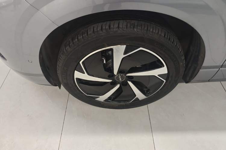 Used BYD Sealion 06 New Energy 2025 Model DM-i 170 Navigation Plus Edition Left Front Wheel Hub