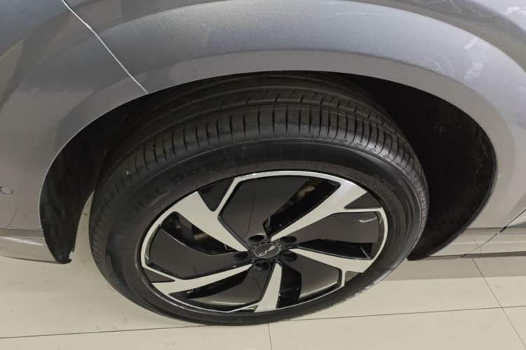 Used BYD Sealion 06 New Energy 2025 Model EV 605 Navigation Pro Edition Left Front Wheel Hub